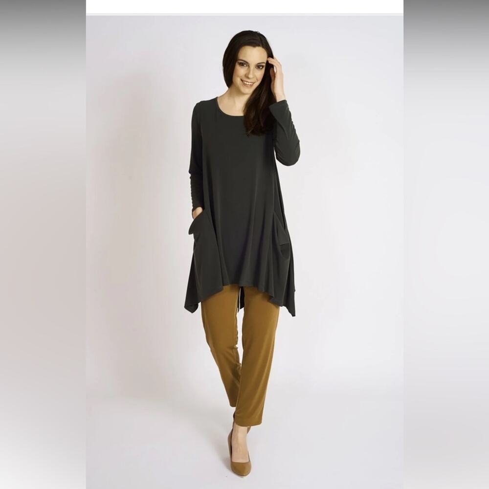 Code vitesse NWT London pocket tunic black lagenlook sympli layered mature
